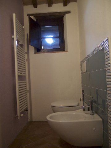 Bagno camera lilla