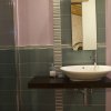 Bagno camera lilla